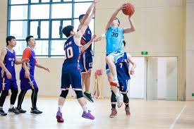 波士顿红袜队芬威球场 2025 年全面升级灯光系统，支持高清转播