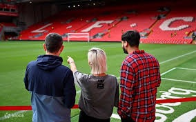 76人队记：庄神右膝扭伤，本场比赛不会回归