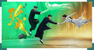 《女巨人游乐场》官方新截图：性感白丝狐妖践踏城市